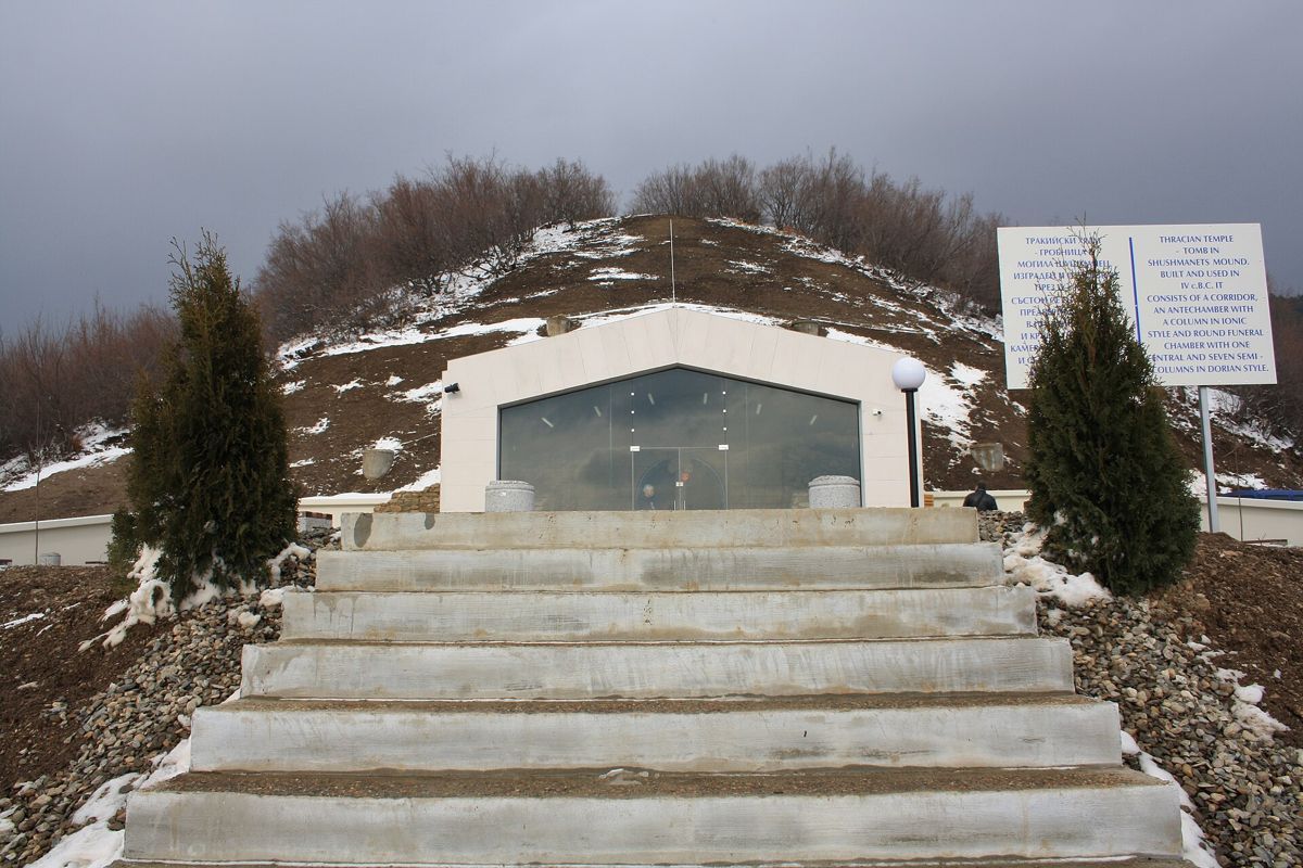 Shushmanets tomb
